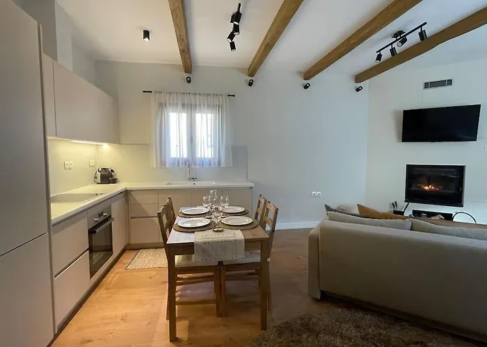 Trifonakia Holiday home *